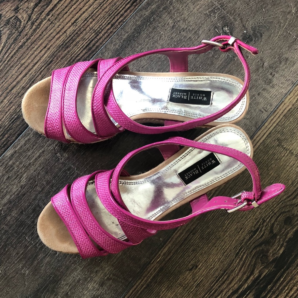 💕 Pink wedge sandals - WHBM - size 5.5 💕